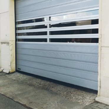 Гаражные механические ворота с окном 2500x2625